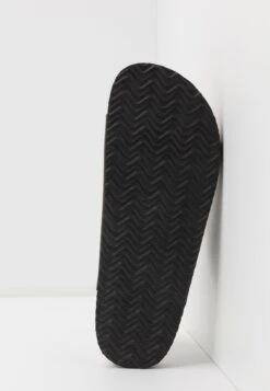 Pier One Unisex - Pantoffels - Brown 12 Pier One Unisex - Pantoffels - Brown -Pier One 23e143c048ee4fd8b5e22a3556ccfbfb