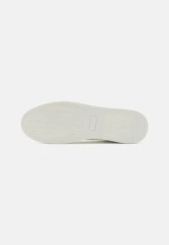 Pier One Sneakers Laag - White 11 Pier One Sneakers Laag - White -Pier One 6e26ebd2e02d4898aff55725d93043de