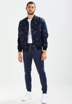 Pier One Trainingsbroek - Dark Blue 8 Pier One Trainingsbroek - Dark Blue -Pier One 7c056a2fc24a484c98027daa996dcf0d