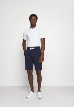 Pier One -Pier One aecb87cc315643a8836797fe5192908c