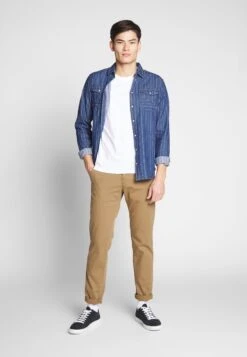 Pier One 2 Pack - T-Shirt Basic - White/Dark Blue 9 Pier One 2 Pack - T-Shirt Basic - White/Dark Blue -Pier One fc0637525aa84c67b66ae9c9991233d8